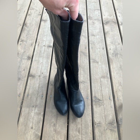 Over the knee boots. - Picture 2 of 4